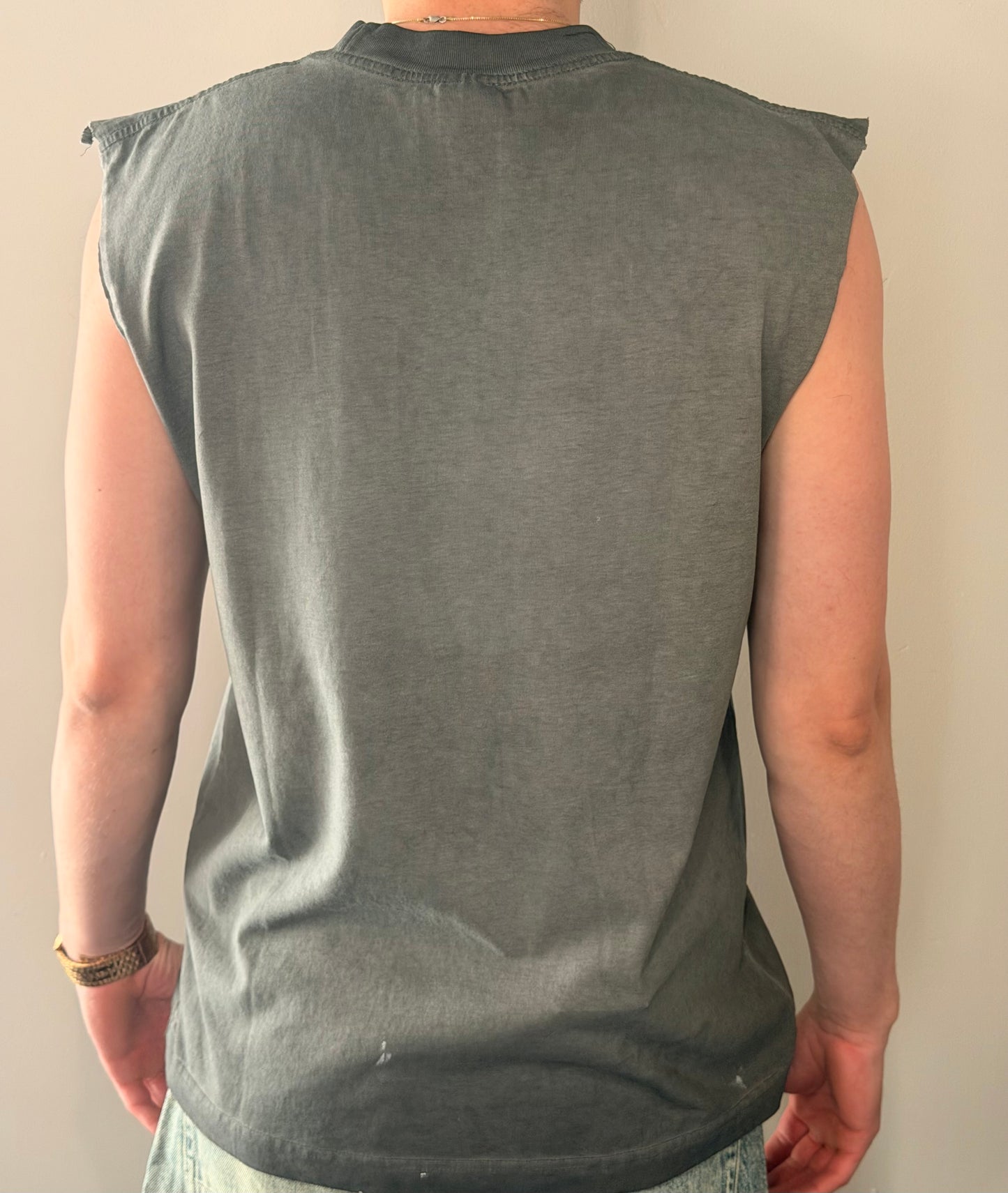 MUSCLE TEE 7.5 OZ (Charcoal Oil Wash)